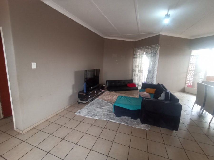To Let 1 Bedroom Property for Rent in Potchefstroom South North West